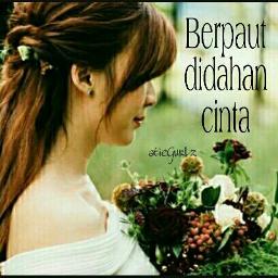 Berpaut Di Dahan Cinta Lyrics And Music By Dayangku Intan Arranged By Shaniahmad